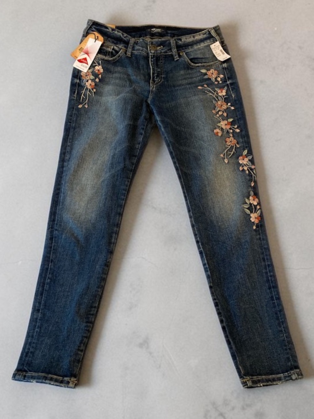 NWT Silver Jeans Elyse 29x29 Embroidered Floral Skinny Mid Rise